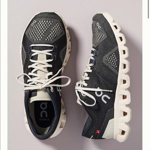 ON CLOUD| On Cloud X Women’s sz 8 excellent condition (Like new/worn once)